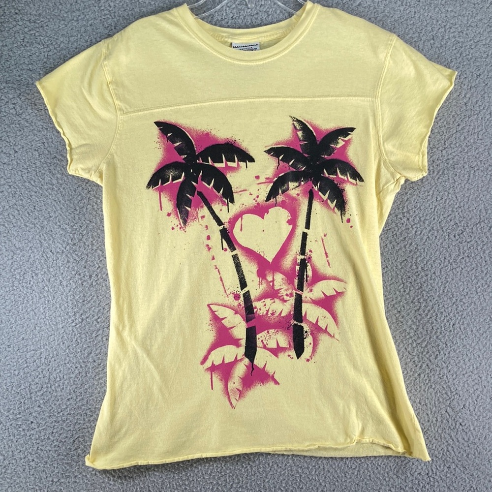 Genuine Desert Wash‎ Yellow T-Shirt Size Large 100% Cotton Palm Tree-Heart Print